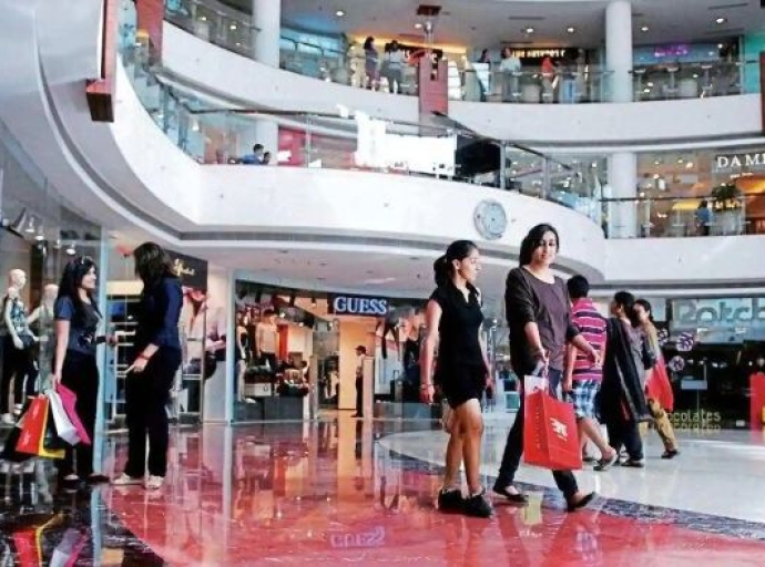 Customers thronging malls as brands offer discounts